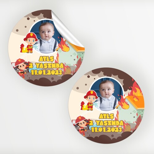 İtfaiyeci Çocuk Yuvarlak Doğum Günü Etiketi