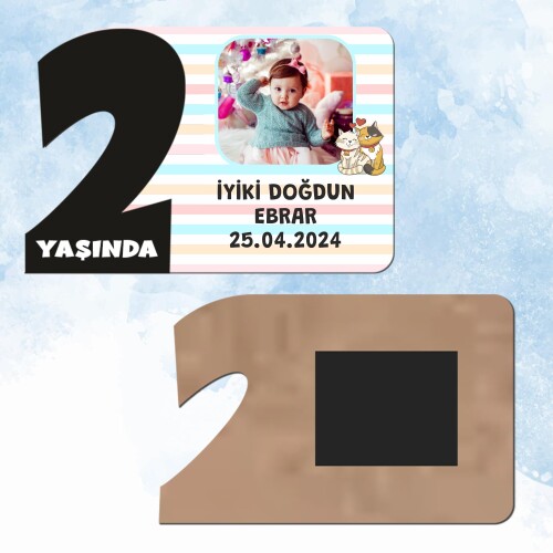 Sevimli Kediler 2 Yaşında Siyah Rakam Magnet Ahşap