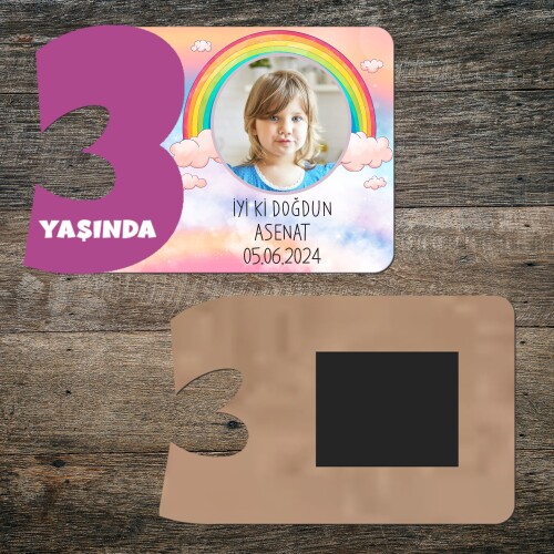 Gökkuşağı Temalı 3 Yaşında Mor Rakam Ahşap Magnet