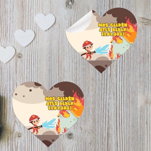 İtfaiyeci Çocuk Kalp Şeklinde Sticker Etiket
