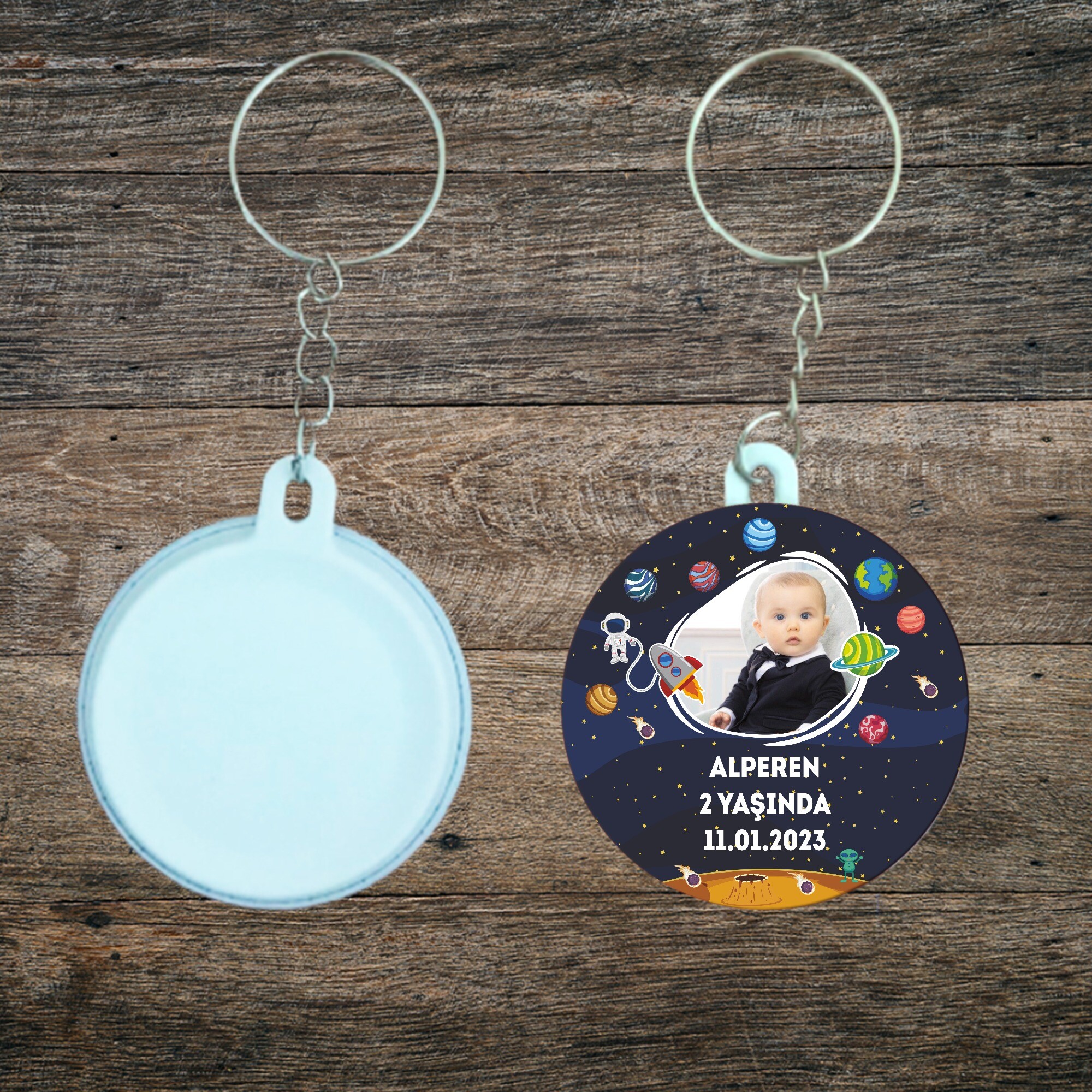 Uzay Temalı Doğum Günü Anahtarlığı Plastik