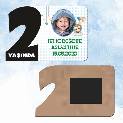 Sevimli Aslan 2 Yaşında Siyah Rakam Magnet Ahşap