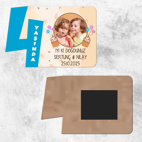 İkiz Bebek 4 Yaşında Ahşap Mavi Yazılı Magnet