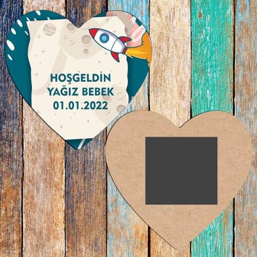 Roket Temalı Ahşap Kalp Magnet