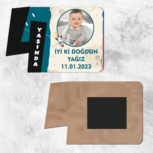 Roket Temalı 4 Yaş Siyah Rakam Ahşap Foto Magnet