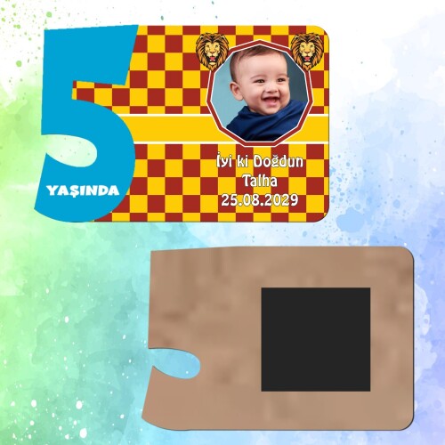 Aslan Cimbomlu 5 Yaşında Erkek Çocuk Magnet Ahşap