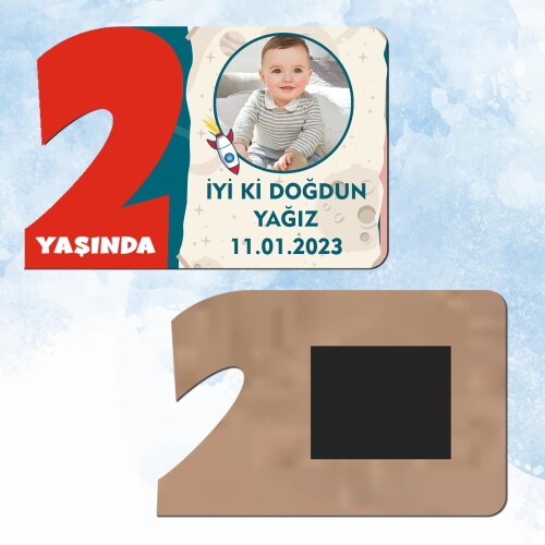 Roket Temalı Kırmızı 2 Yaşında Ahşap Mıknatıslı