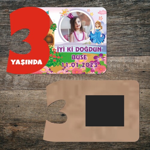 Prenses Tasarım 3 Yaşında Kırmızı Rakamlı Yaş Magneti