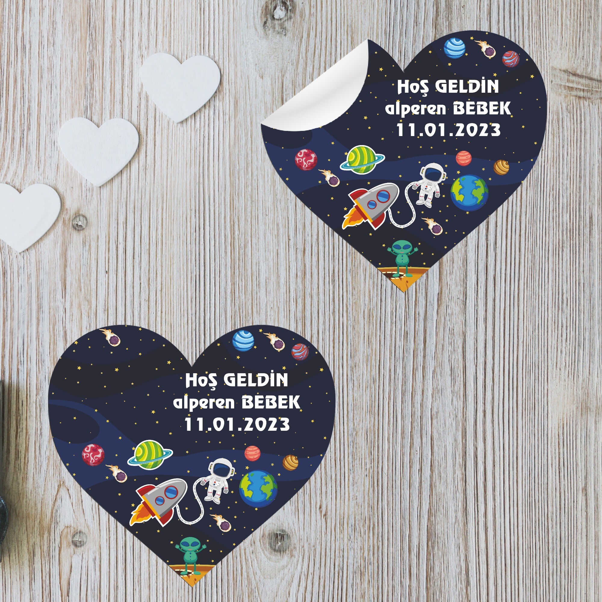 Uzay Temalı Kalp Şeklinde Sticker Etiket