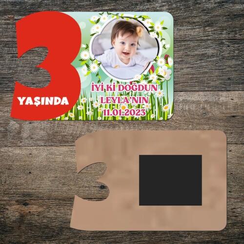Papatya ve Laleli 3 Yaşında Kırmızı Rakamlı Yaş Magneti