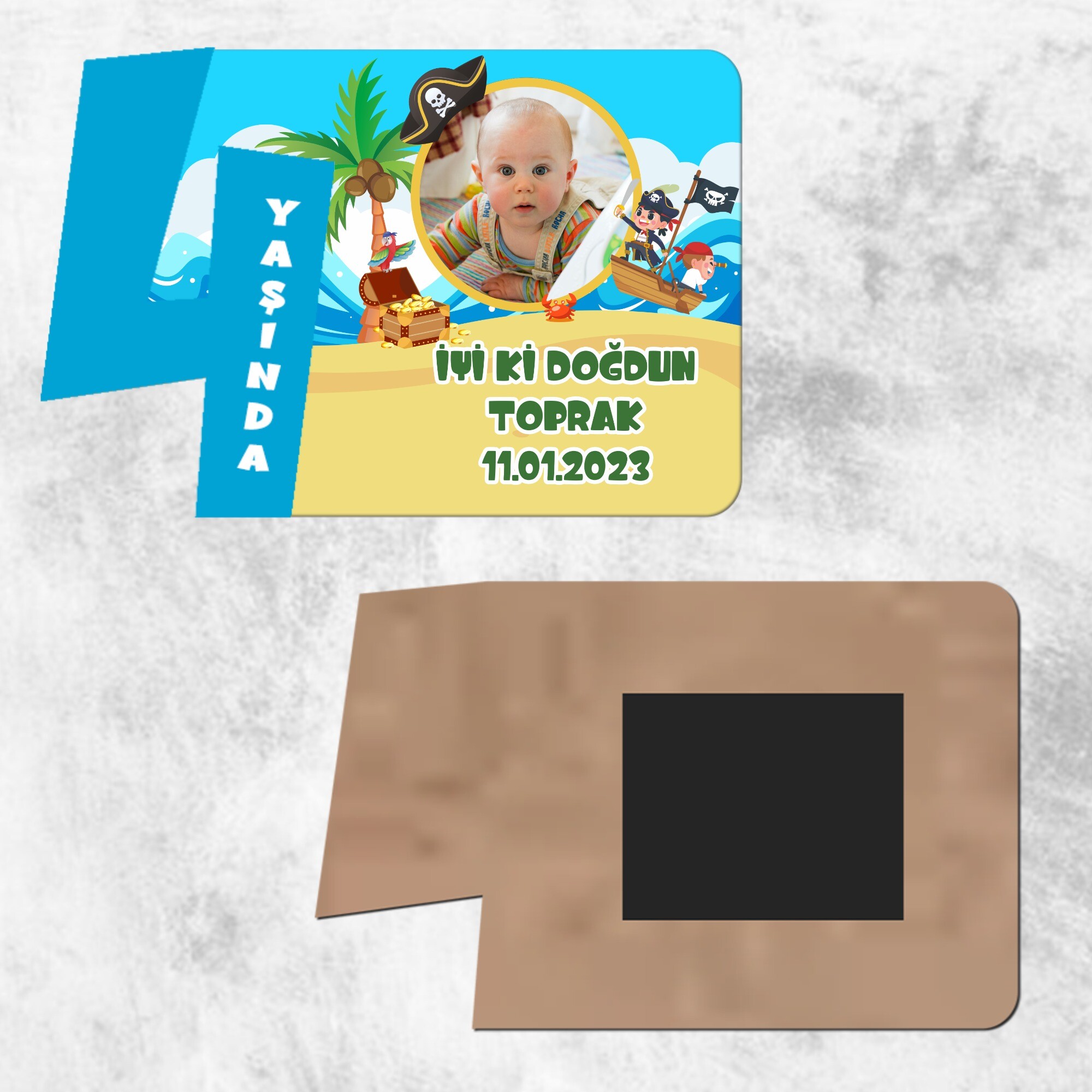 Korsan Temalı 4 Yaşında Ahşap Mavi Yazılı Magnet
