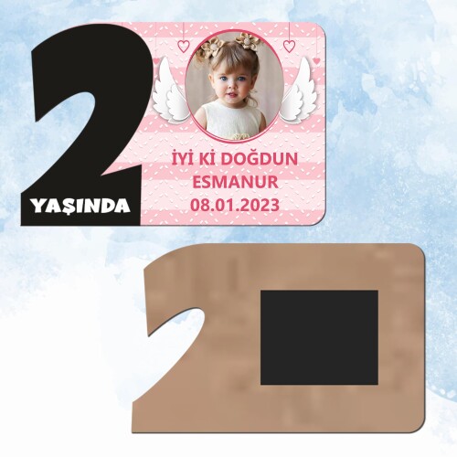 Melek Kanadı Temalı 2 Yaşında Siyah Rakam Magnet Ahşap