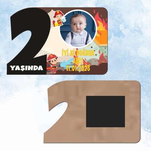 İtfaiyeci Çocuk 2 Yaşında Siyah Rakam Magnet Ahşap