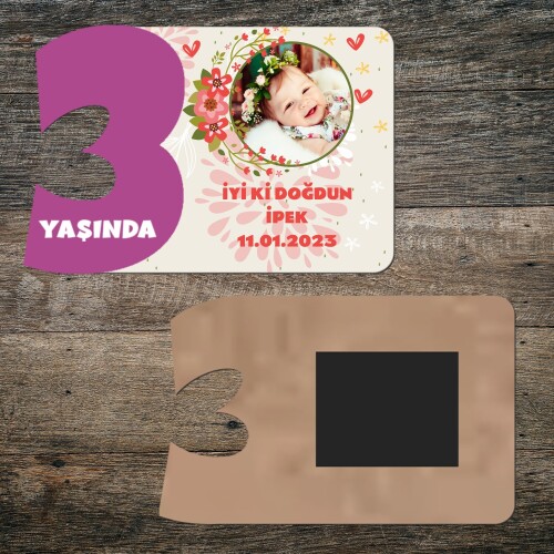 Çiçekli 3 Yaşında Mor Rakam Ahşap Magnet