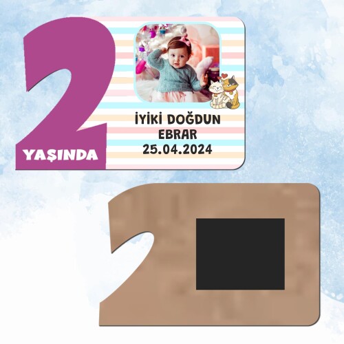 Sevimli Kediler Mor Rakam 2 Yaşında Ahşap Hediye Magnet