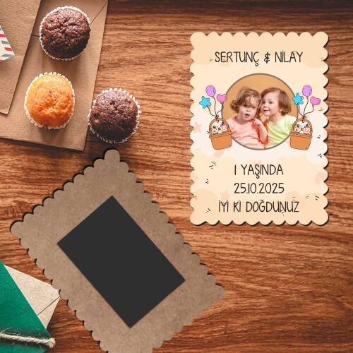 İkiz Bebek Resimli Pötibör Ahşap Magnet