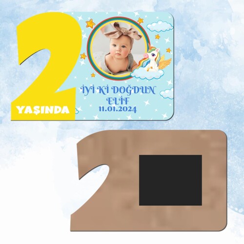 Unicornlu 2 Yaş Sarı Rakam Doğum Günü Magneti