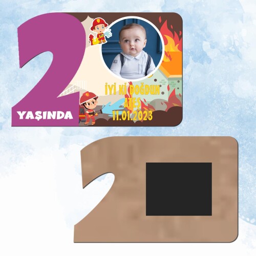 İtfaiyeci Çocuk Mor Rakam 2 Yaşında Ahşap Hediye Magnet