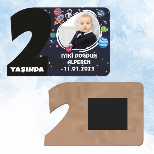 Uzay Temalı 2 Yaşında Siyah Rakam Magnet Ahşap