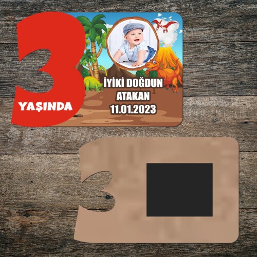 Dinazor Temalı 3 Yaşında Kırmızı Rakamlı Yaş Magneti