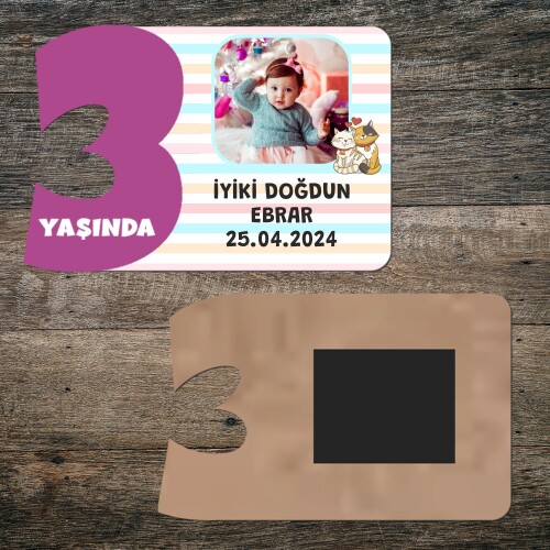 Sevimli Kediler 3 Yaşında Mor Rakam Ahşap Magnet