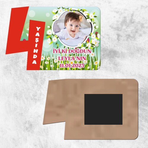 Papatya ve Laleli 4 Yaş Çocuk İçin Kırmızı Ahşap Magnet Hatırası