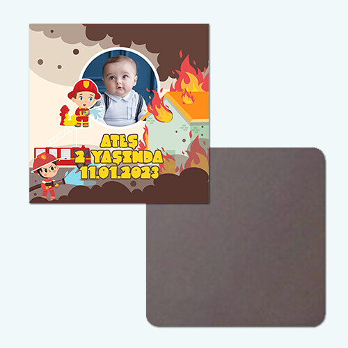 İtfaiyeci Çocuk Kare Resimli Magnet