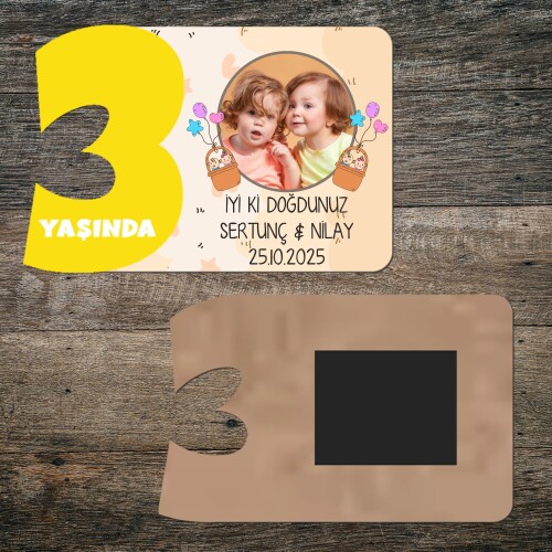 İkiz Bebek 3 Yaşında Sarı Rakam Ahşap Yaş Magneti
