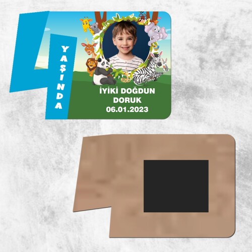 Safari Temalı 4 Yaşında Ahşap Mavi Yazılı Magnet