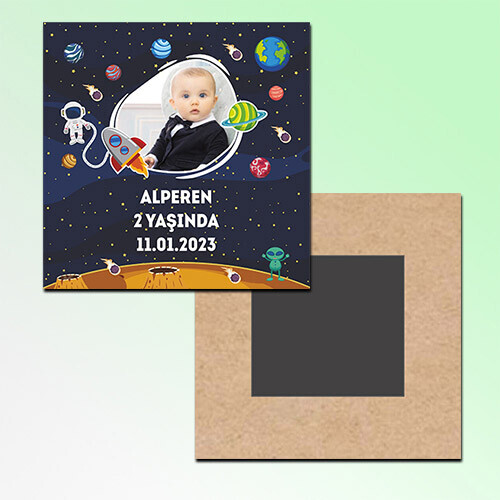 Uzay Temalı Kare Ahşap Magnet
