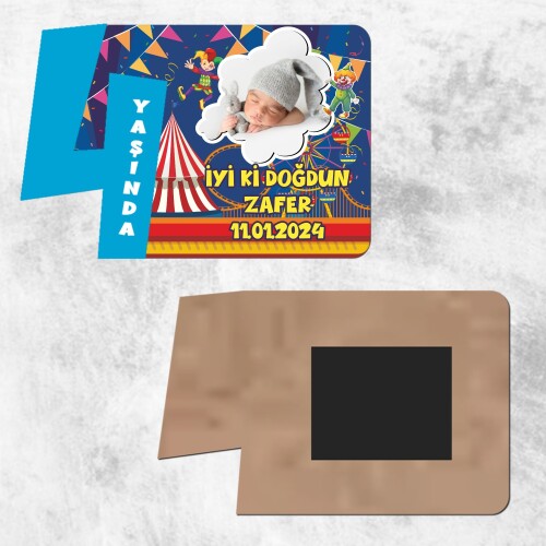 Palyaço Temalı 4 Yaşında Ahşap Mavi Yazılı Magnet