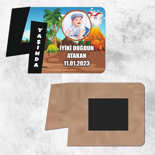 Dinazor Temalı 4 Yaş Siyah Rakam Ahşap Foto Magnet